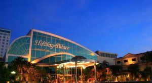 Holiday Palace Resort and Casino có kiến trúc cực hiện đại