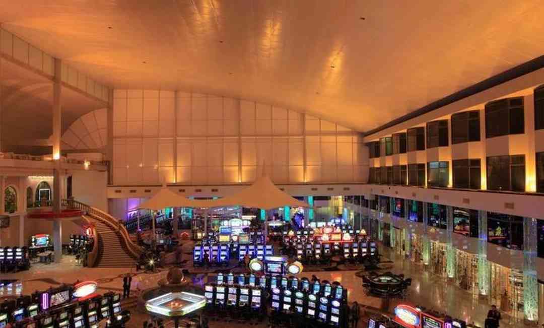 Dàn máy đánh bạc cực chất lượng tại Holiday Palace Casino